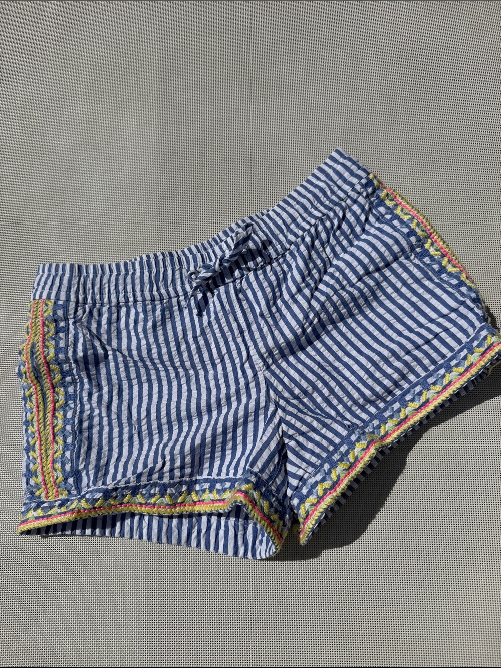 Vineyard Vines girls’ seersucker shorts